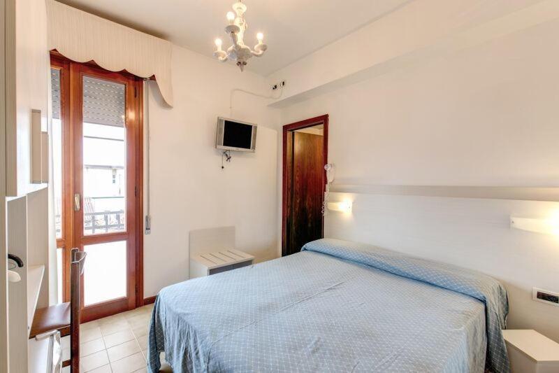 Hotel New 3*