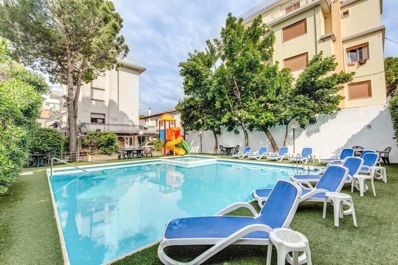Hotel New 3*